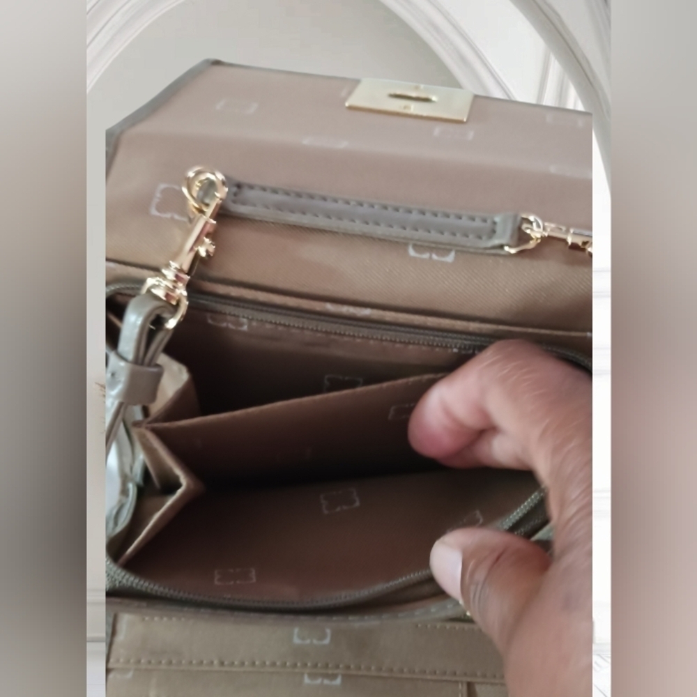 Liz Claiborne Mini Gray Leopard Crossbody Gold Hardware - Picture 7 of 13